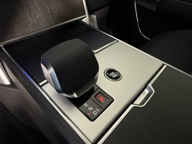 New 2025 Land Rover Range Rover SE image 16