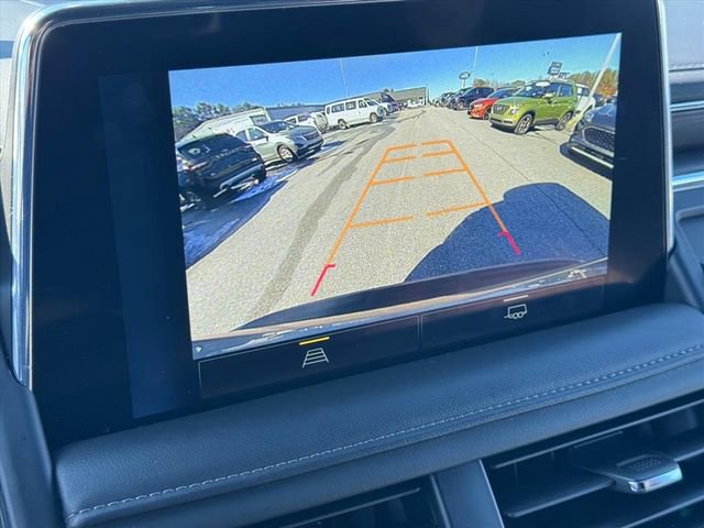 Used 2024 Chevrolet Suburban LT image 21