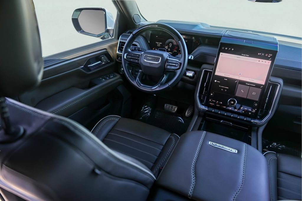 Certified 2025 GMC Yukon Denali Ultimate image 32