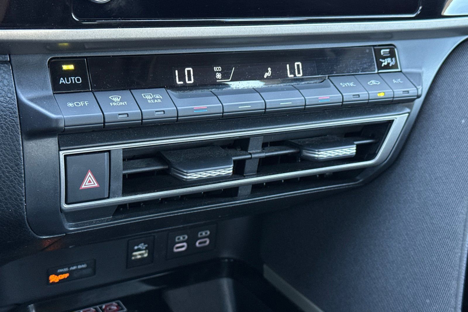 Used 2025 Toyota Camry LE FWD image 20