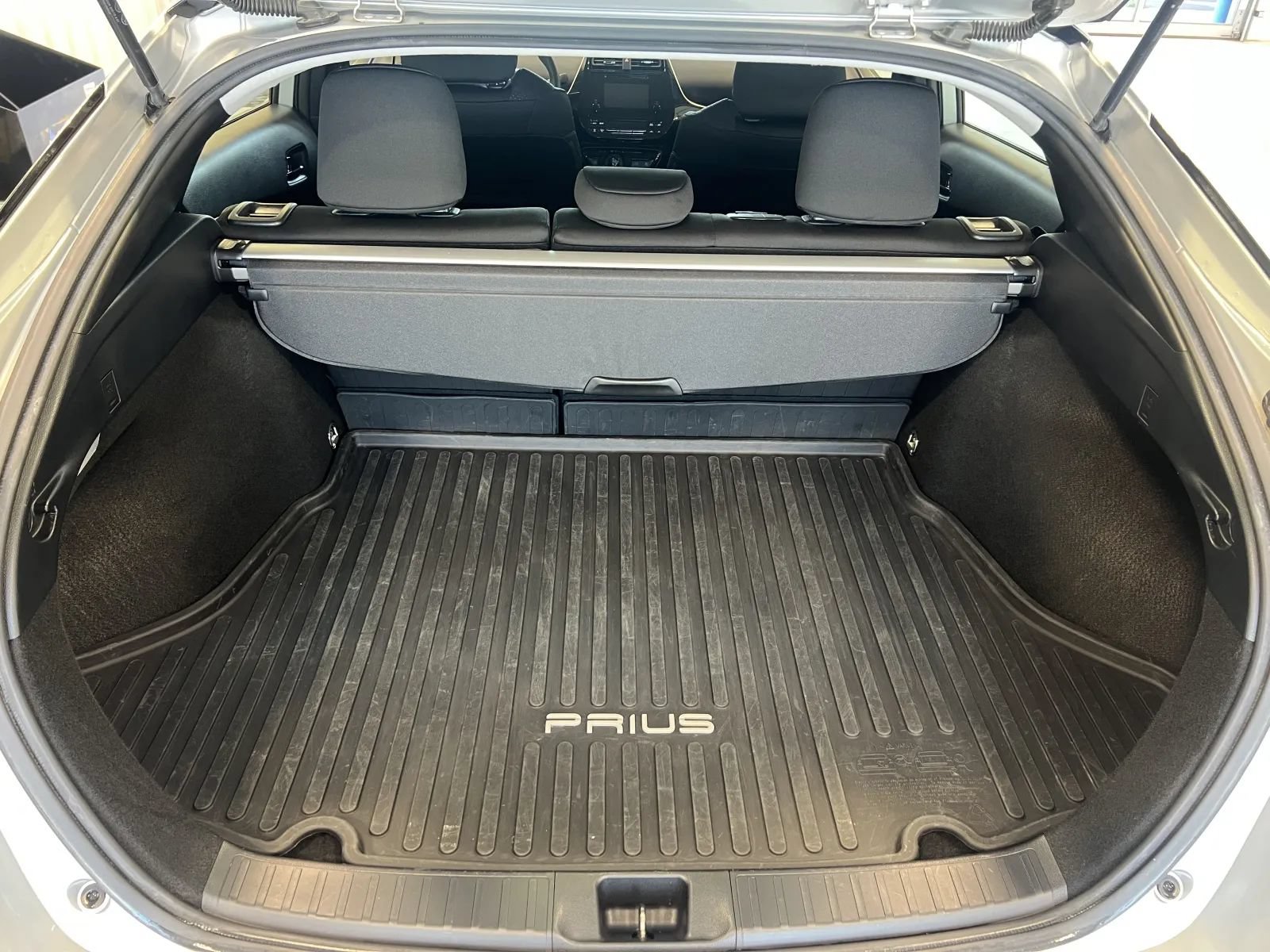 Used 2019 Toyota Prius LE FWD image 16