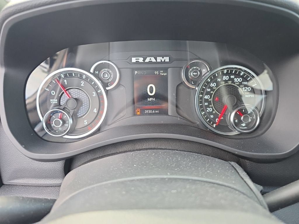 Used 2024 RAM 3500 Tradesman w/ Chrome Appearance Group AWD/4WD image 10