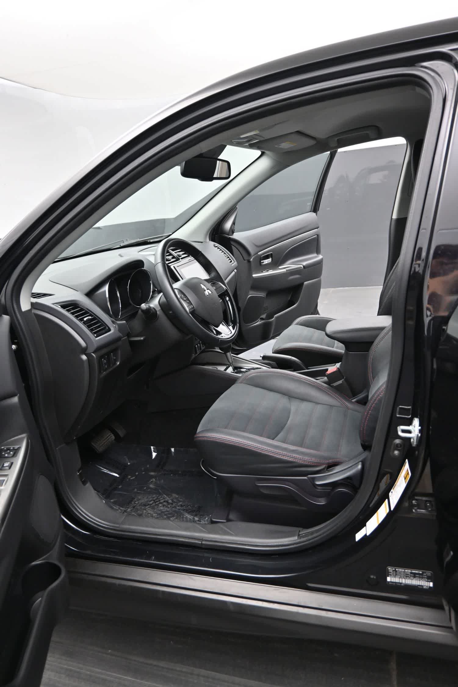 Used 2022 Mitsubishi Outlander Sport SE FWD image 16