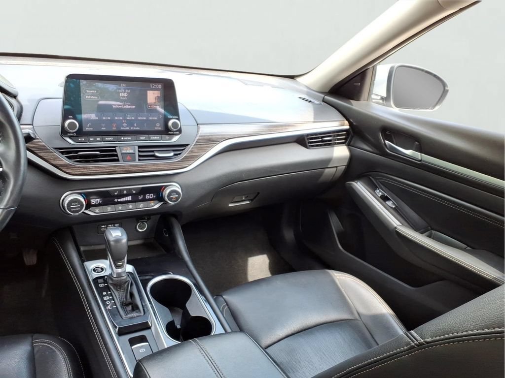 Used 2020 Nissan Altima 2.5 Platinum AWD/4WD image 22