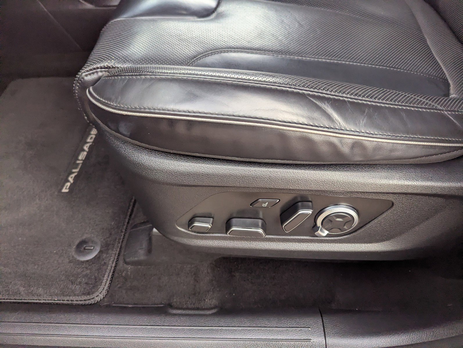 Used 2023 Hyundai Palisade Calligraphy image 27