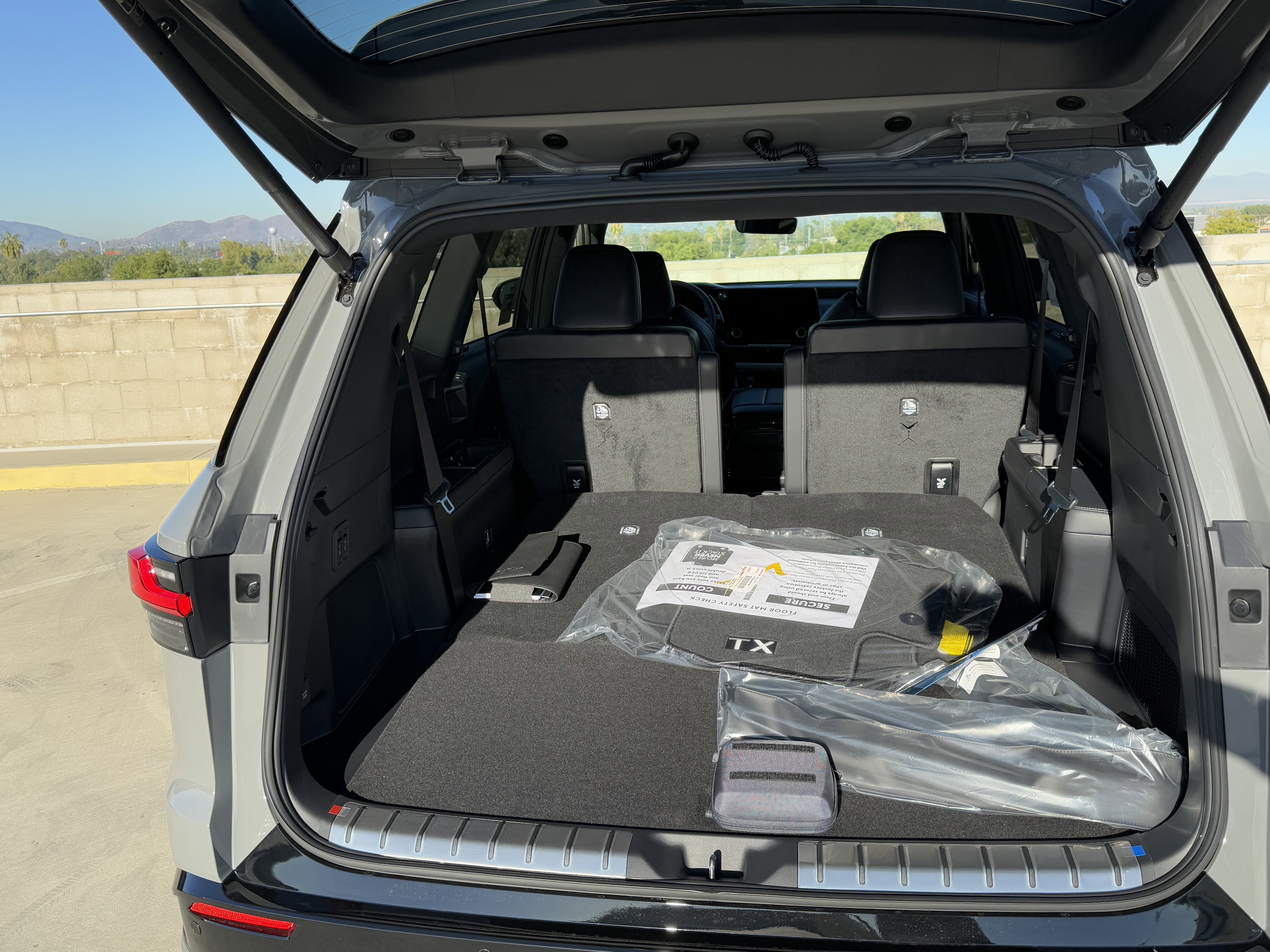 New 2026 Lexus TX 500h AWD image 14