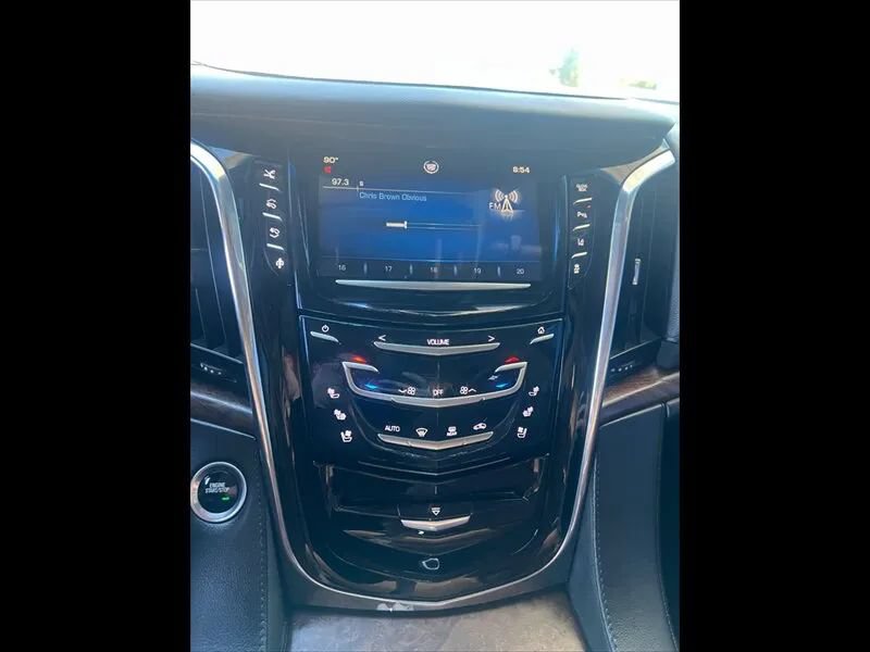 Used 2015 Cadillac Escalade Premium RWD image 32