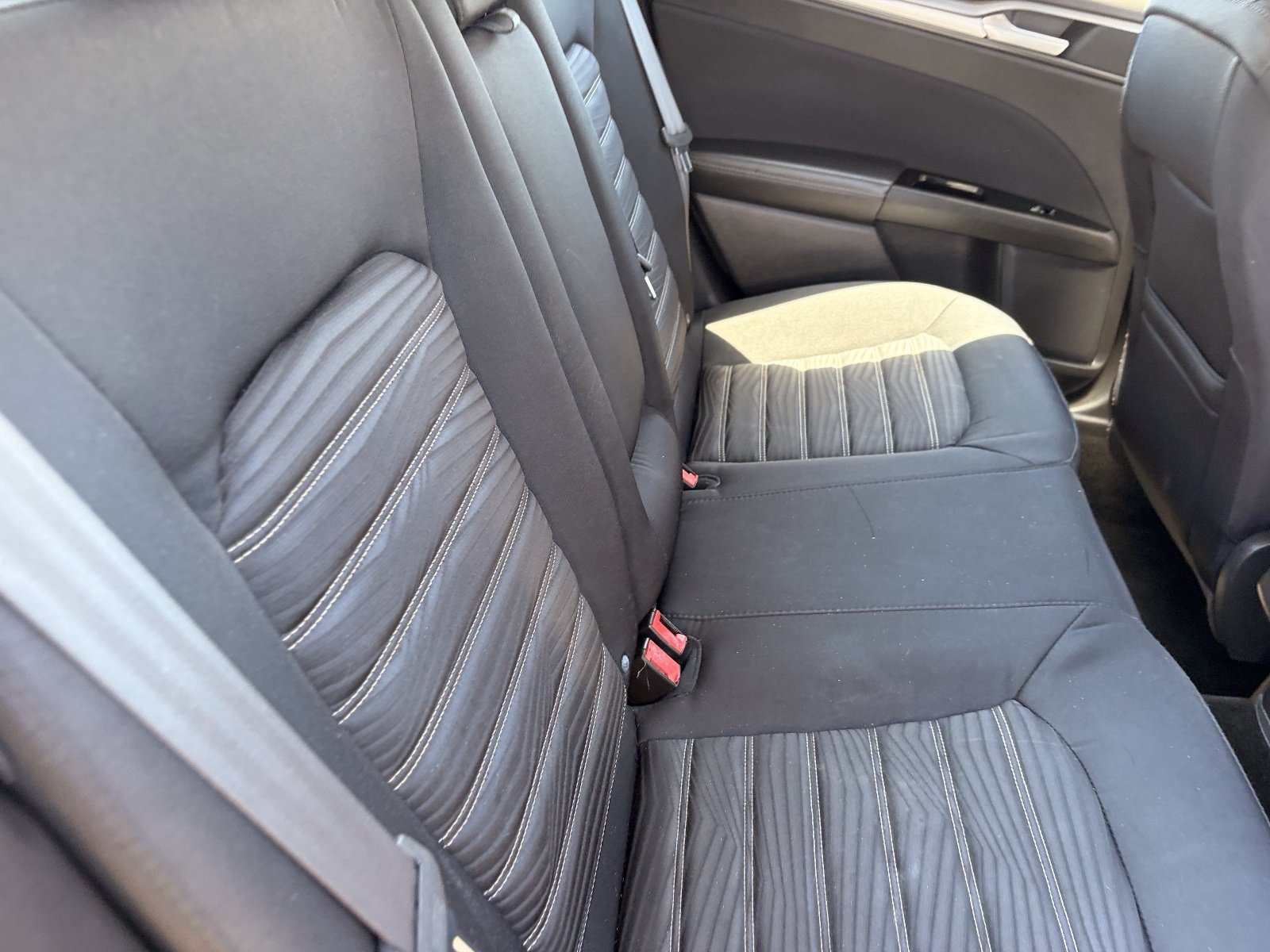 Used 2016 Ford Fusion SE FWD image 13