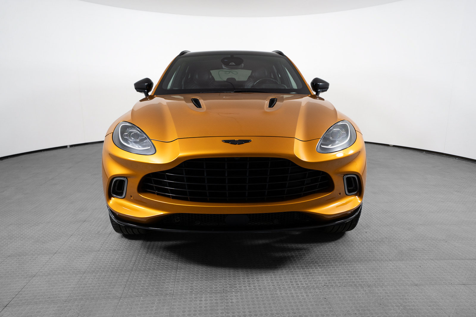 Used 2021 Aston Martin DBX AWD/4WD image 8