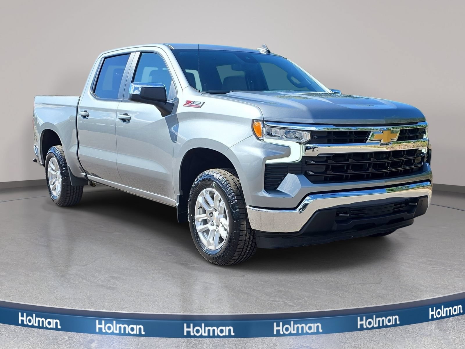Used 2024 Chevrolet Silverado 1500 LT AWD/4WD image 4