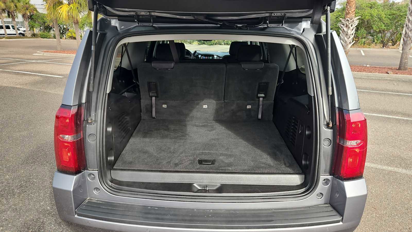 Used 2018 Chevrolet Suburban LS w/ Enhanced Driver Alert Package image 21