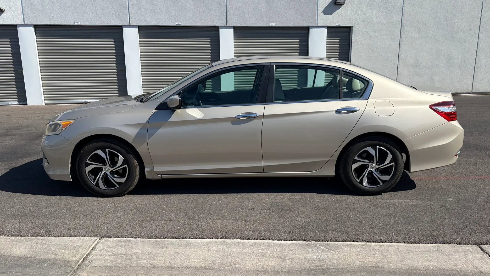 Used 2016 Honda Accord LX image 2