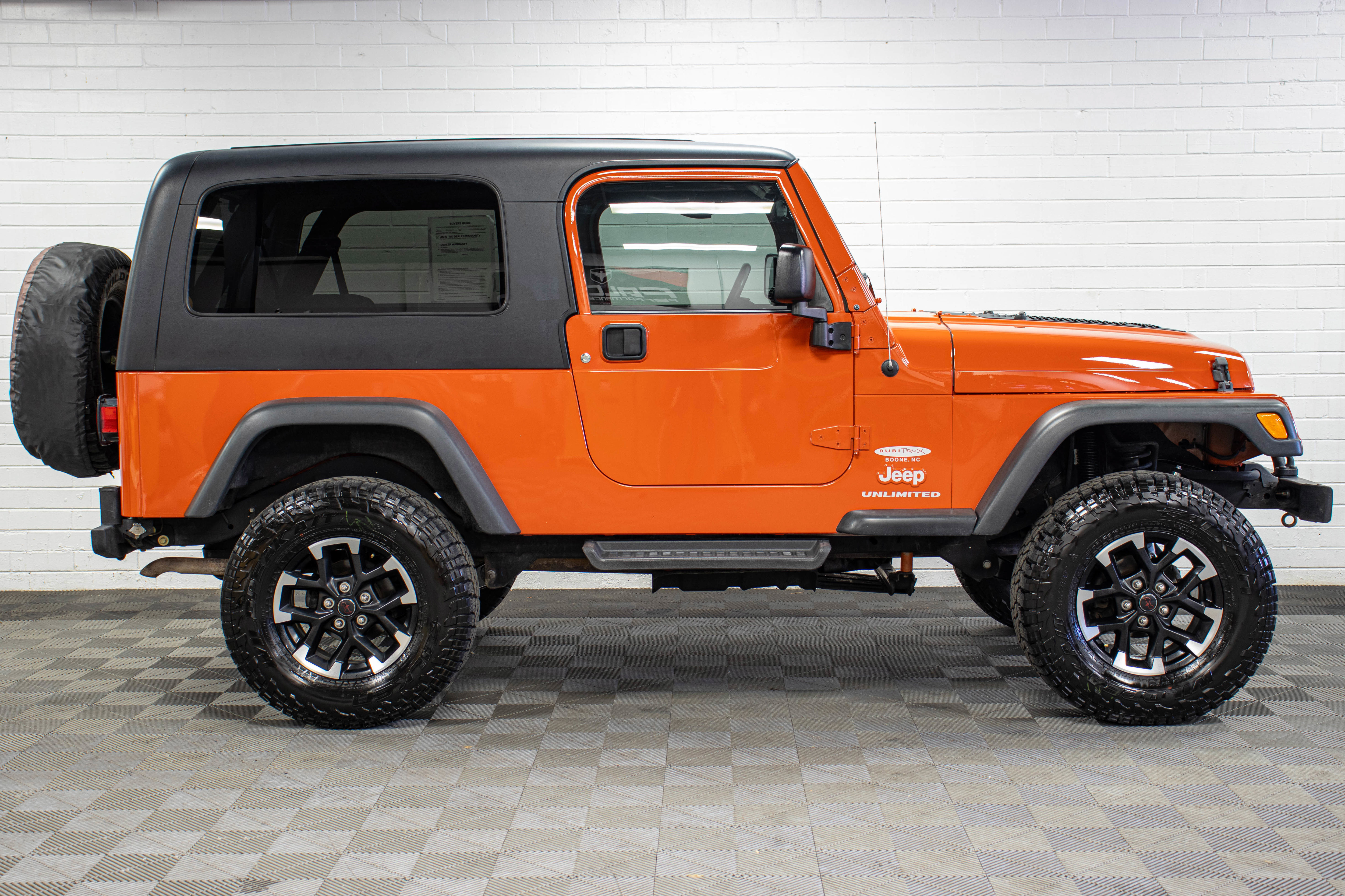 Used 2005 Jeep Wrangler Unlimited AWD/4WD image 2