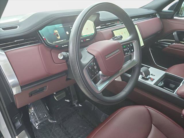 Used 2025 Land Rover Range Rover SE AWD/4WD image 16