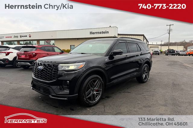 Used 2025 Ford Explorer ST-Line w/ Premium Package image 3