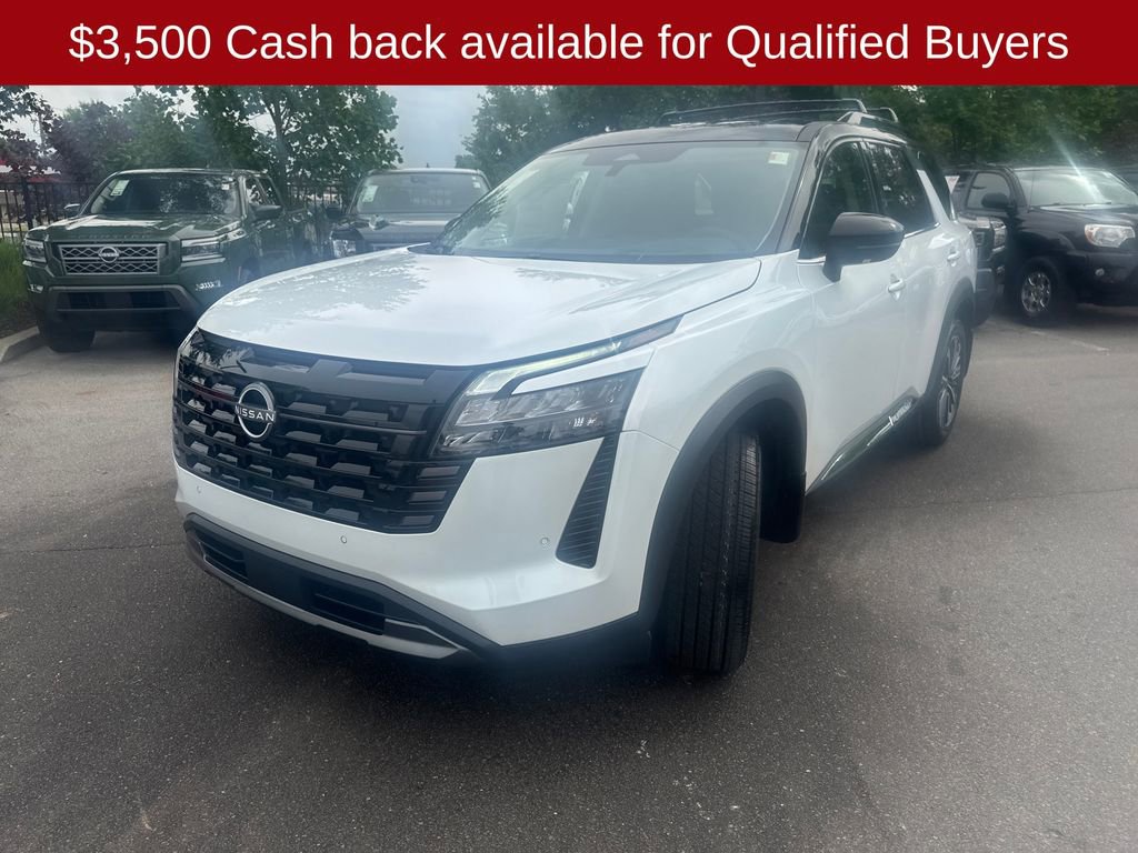 New 2026 Nissan Pathfinder Platinum FWD image 3