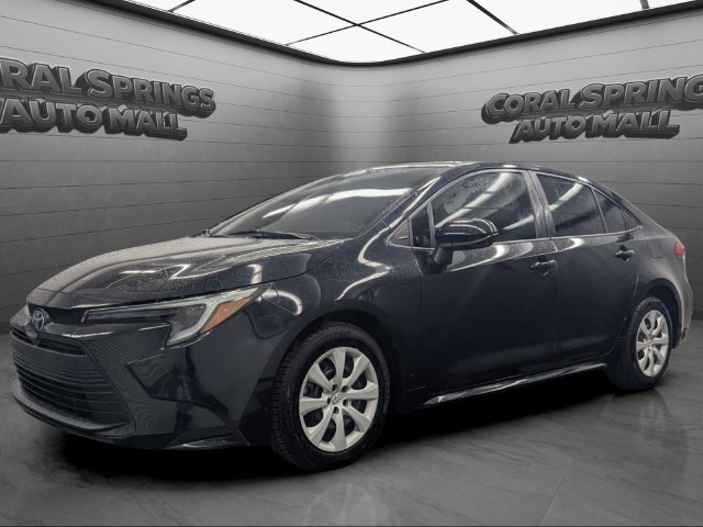 Used 2024 Toyota Corolla LE FWD image 3