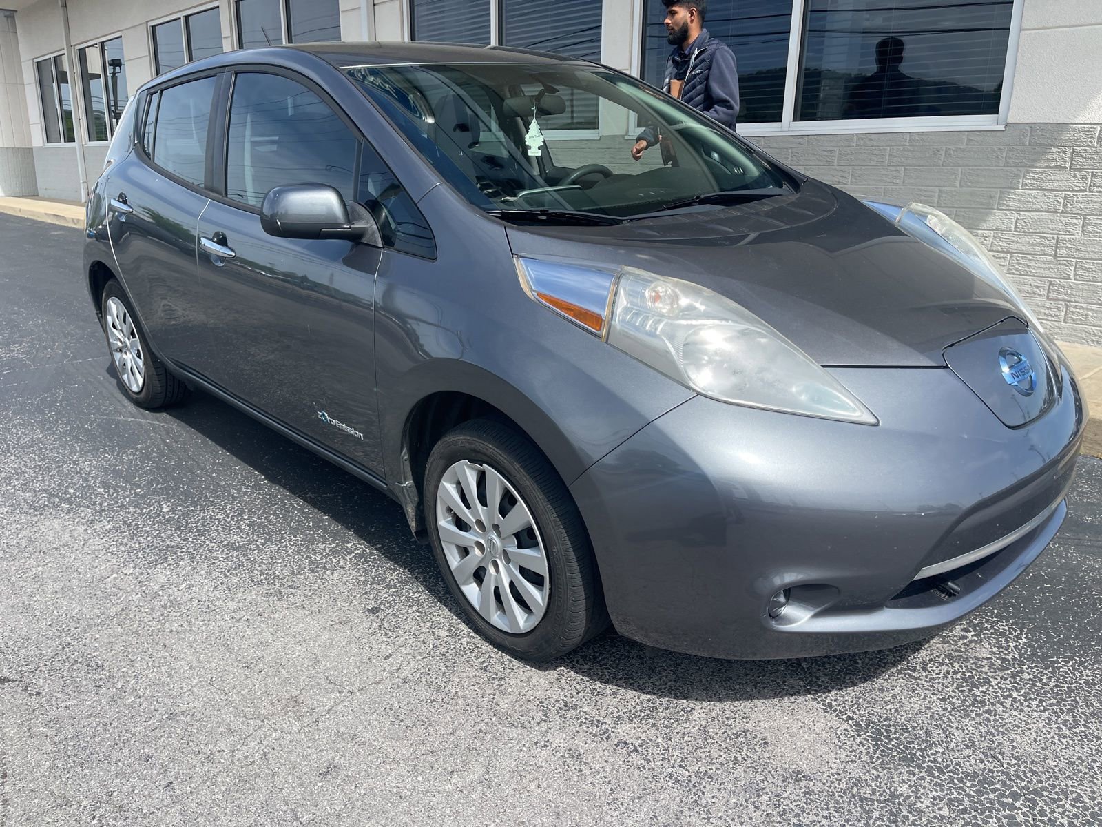 Used 2016 Nissan Leaf S w/ Charger Package image 2