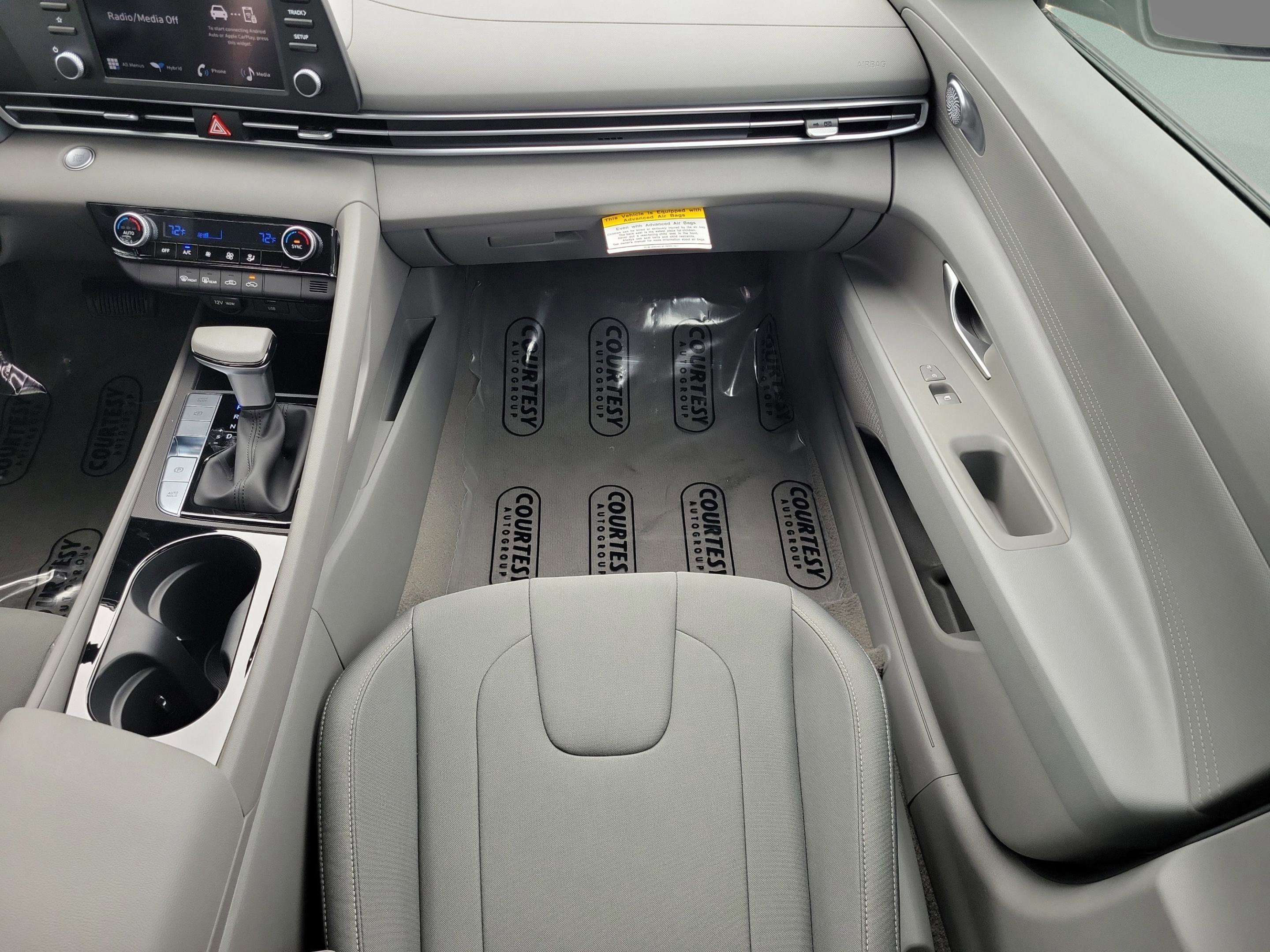 New 2025 Hyundai Elantra Blue image 12