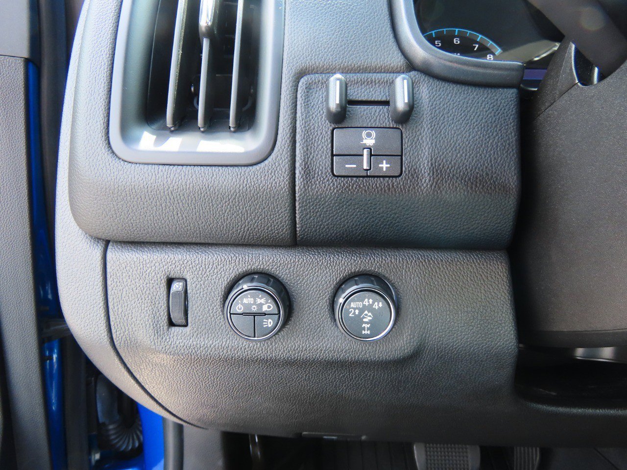 Used 2019 Chevrolet Colorado ZR2 w/ ZR2 Dusk Special Edition image 24