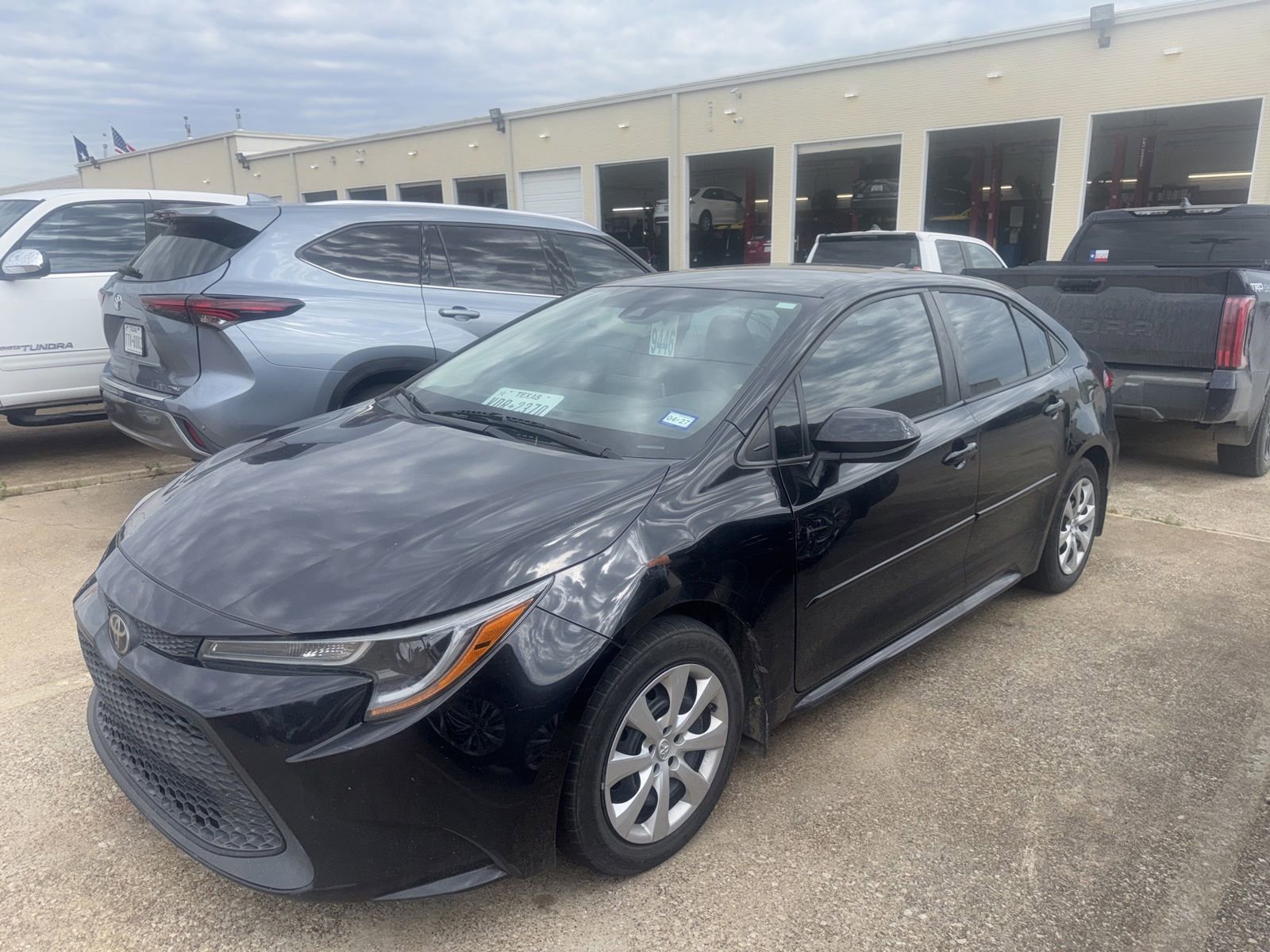 Used 2020 Toyota Corolla LE w/ Carpet Mat Package (TMS) FWD image 1