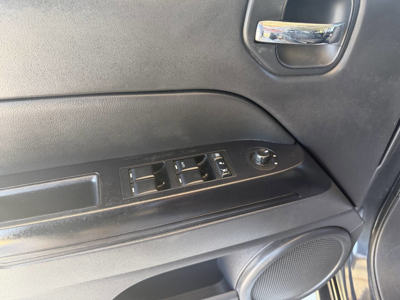 Used 2015 Jeep Patriot Sport w/ Power Value Group FWD image 10