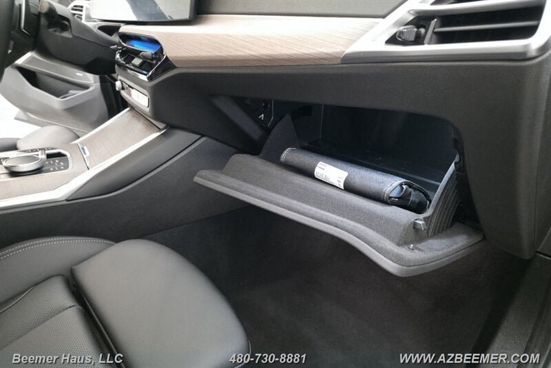 Used 2025 BMW 330i Sedan w/ M Sport Package RWD image 28