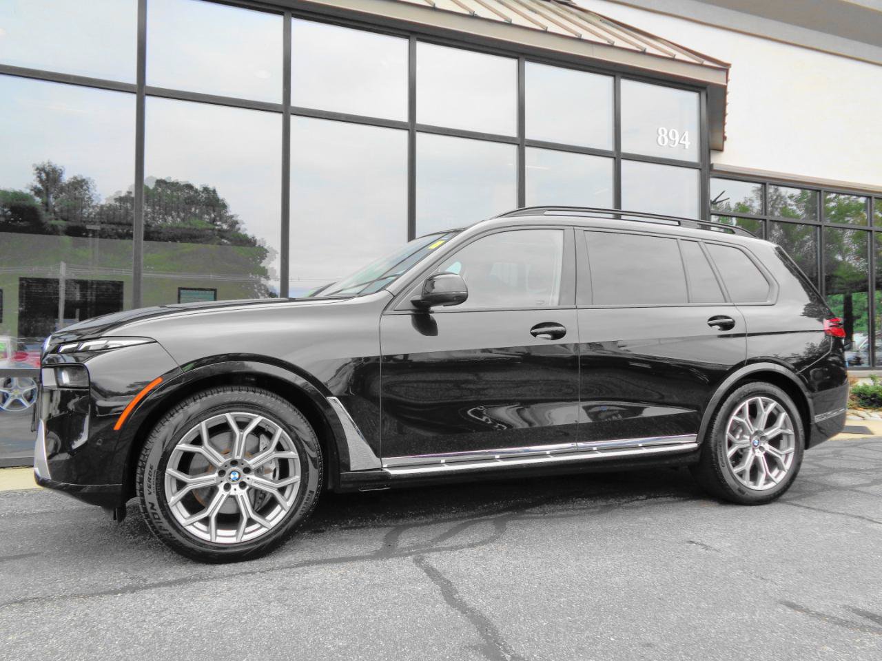 Used 2024 BMW X7 xDrive40i AWD/4WD image 1