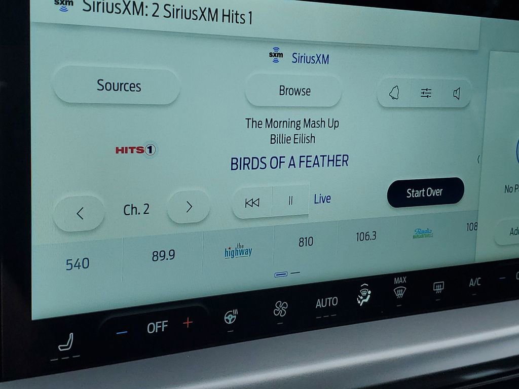 New 2025 Ford Escape Active w/ Active Premium Tech Pack image 16