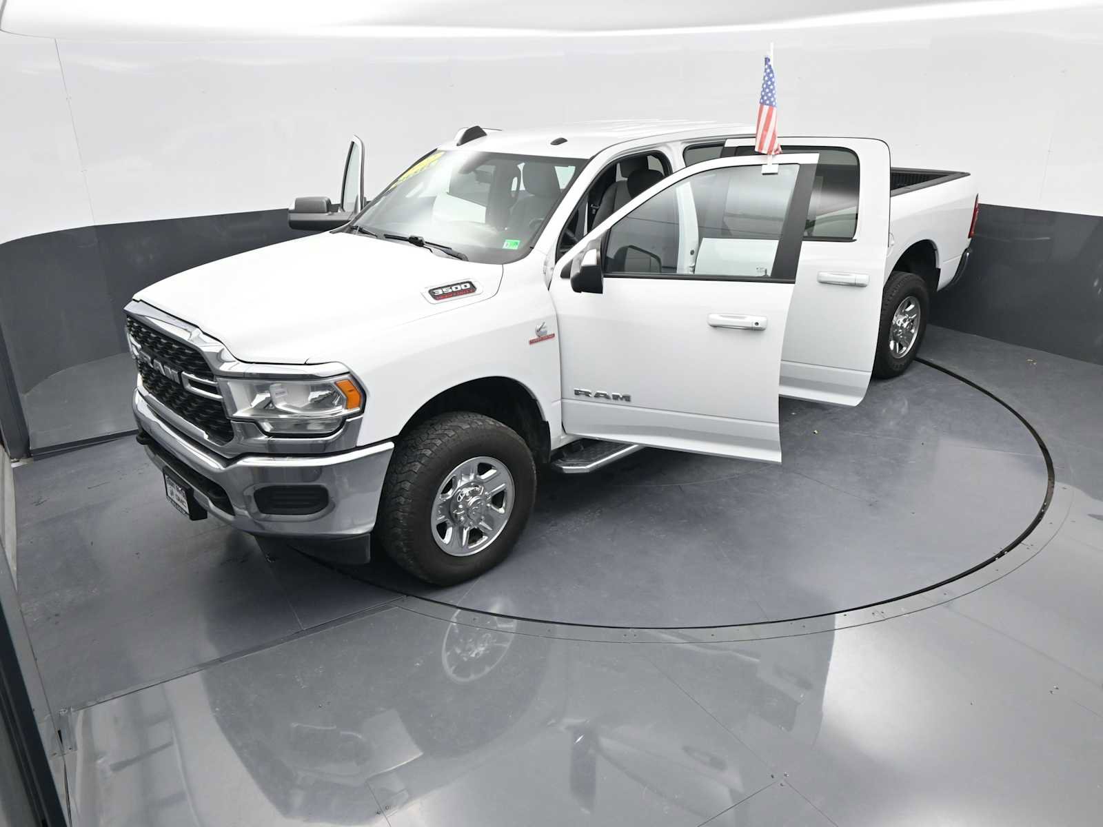 Used 2022 RAM 3500 Big Horn image 41
