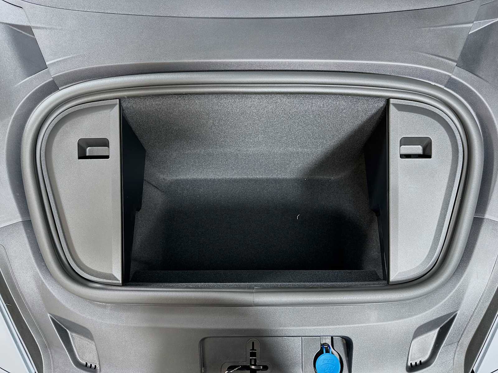 New 2025 Porsche Taycan image 32