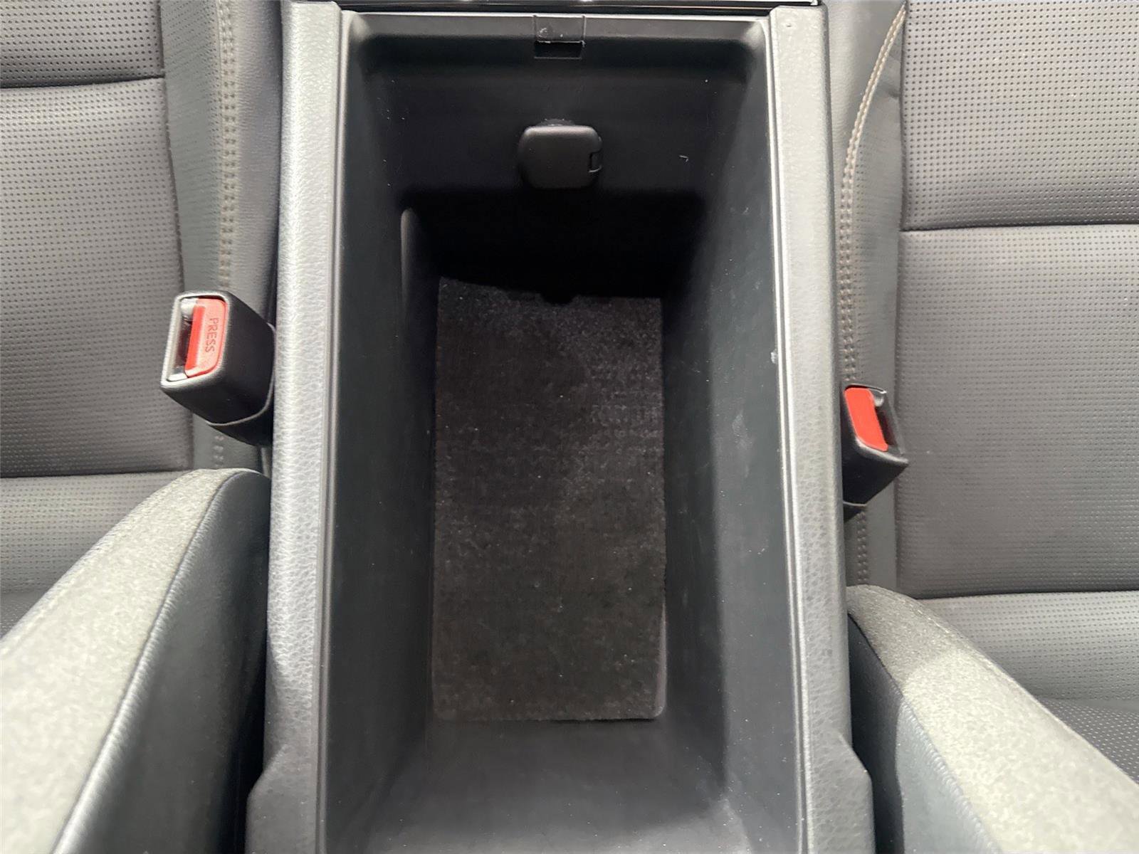 Used 2025 Toyota Camry XLE image 37