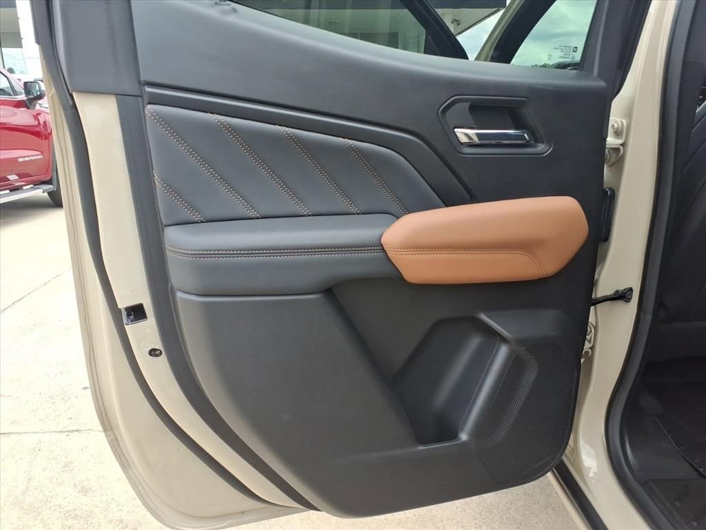 Used 2024 GMC Canyon AT4 w/ Canyon Safety Plus Package AWD/4WD image 20