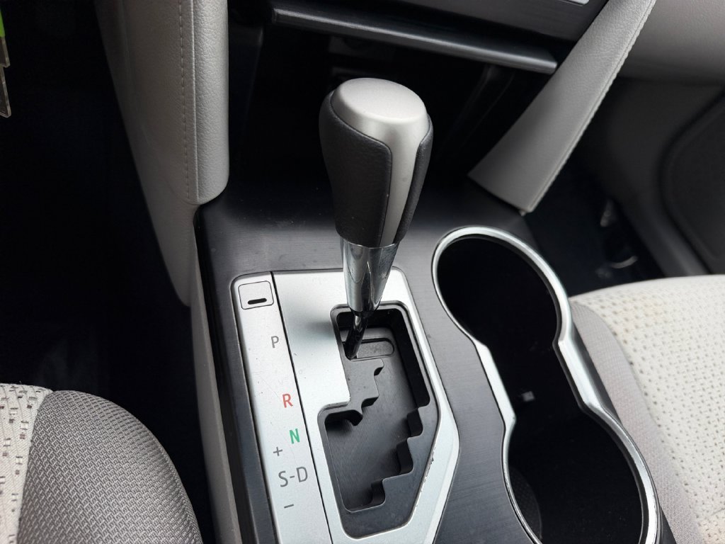 Used 2014 Toyota Camry LE FWD image 23