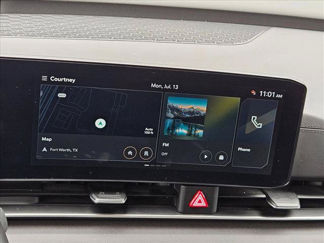 Used 2025 Kia Carnival SX FWD image 11