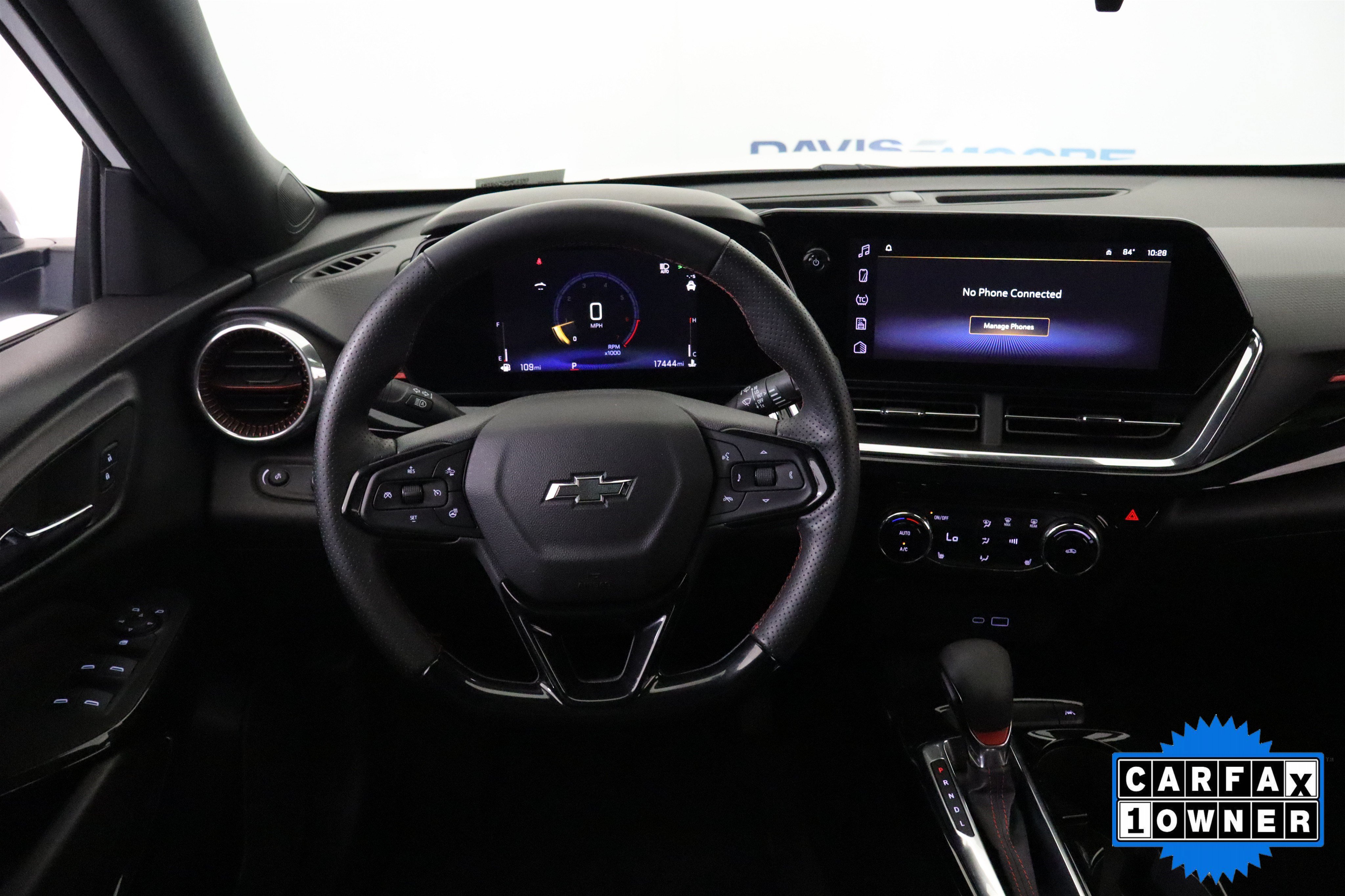 Used 2025 Chevrolet Trax RS w/ Driver Confidence Package FWD image 17