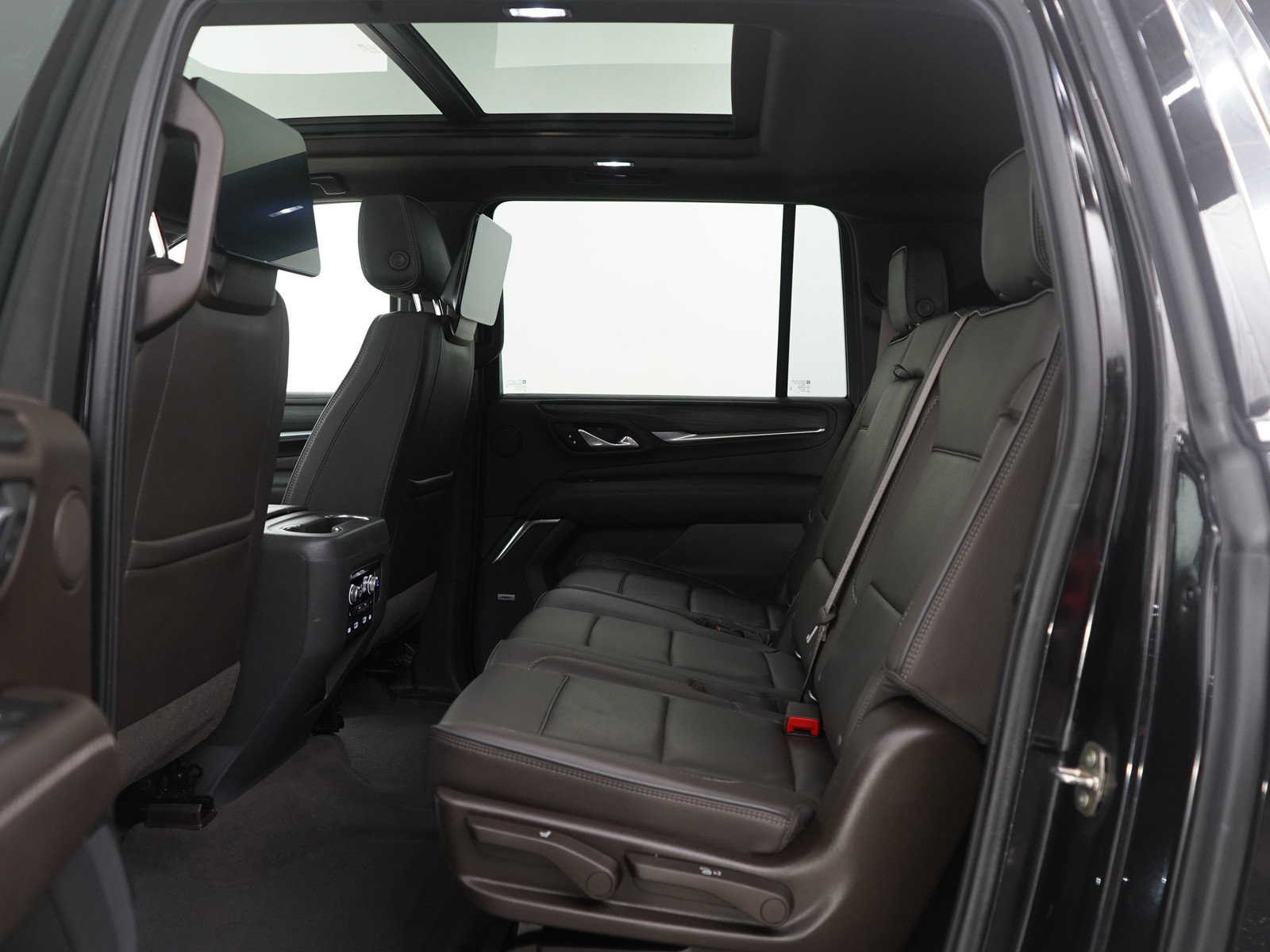 Used 2021 GMC Yukon XL Denali w/ Denali Ultimate Package image 21