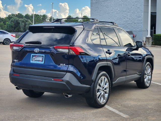 Used 2023 Toyota RAV4 XLE Premium FWD image 7