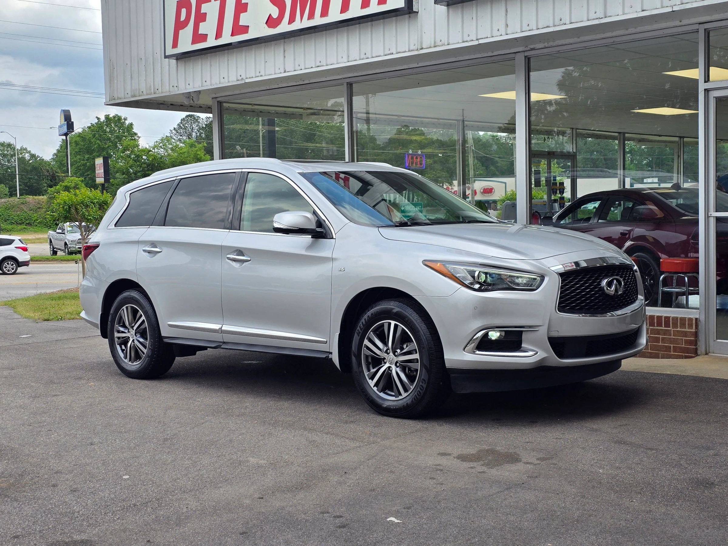 Used 2020 INFINITI QX60 Luxe w/ Essential Package image 4