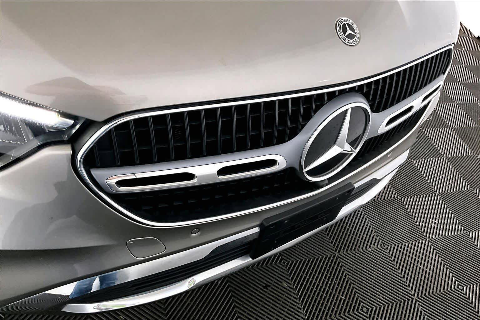 Used 2024 Mercedes-Benz GLC 300 4MATIC image 29