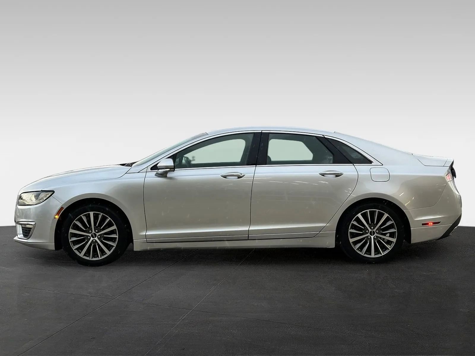 Used 2017 Lincoln MKZ Select w/ Select Plus Package image 4