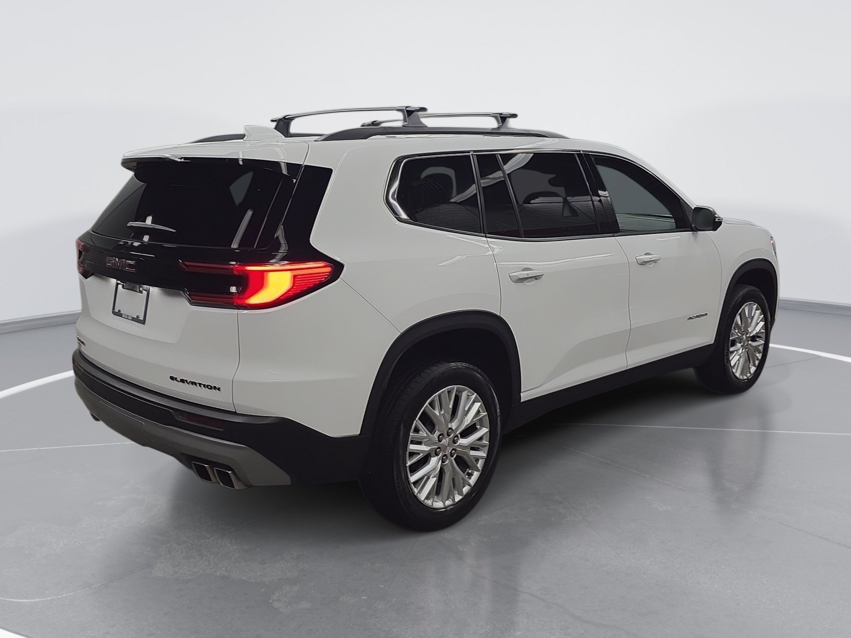 Used 2024 GMC Acadia Elevation FWD image 3