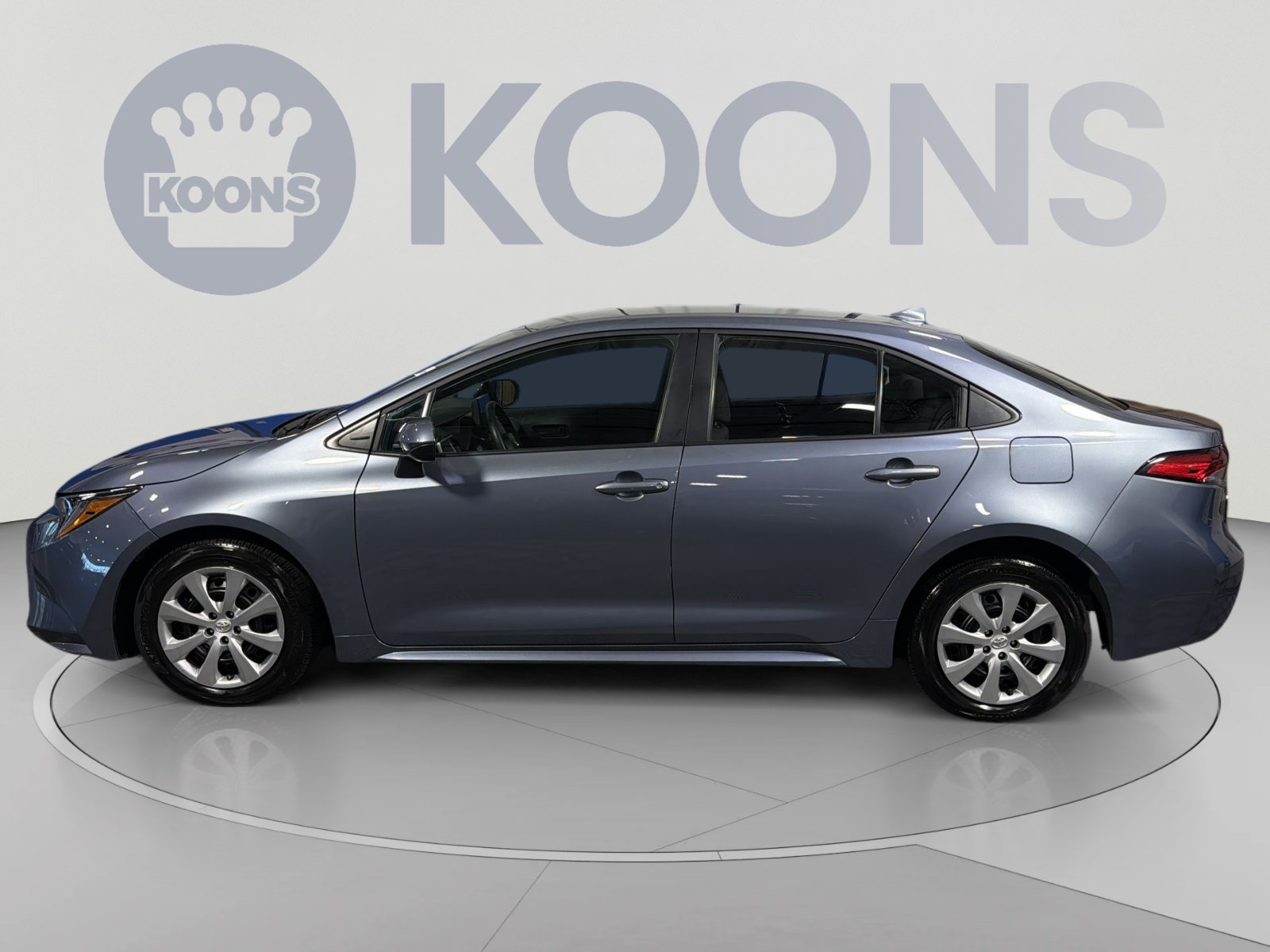 Used 2025 Toyota Corolla LE FWD image 2