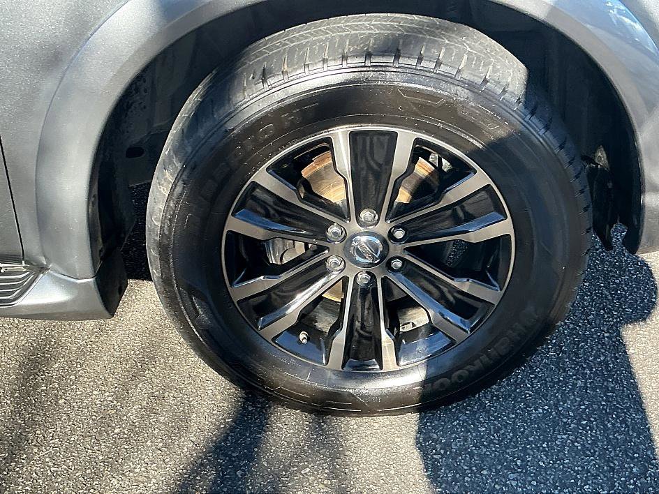 Used 2017 Nissan Armada Platinum w/ Interior Lighting Package image 10