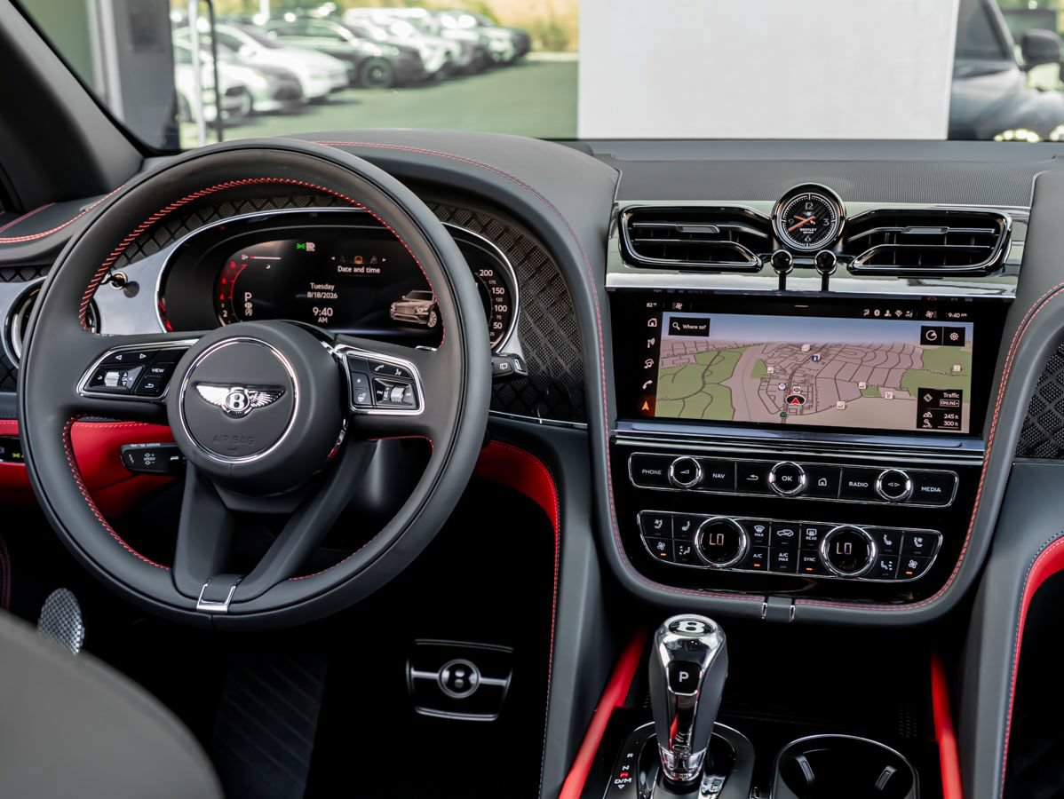 Certified 2025 Bentley Bentayga AWD/4WD image 25