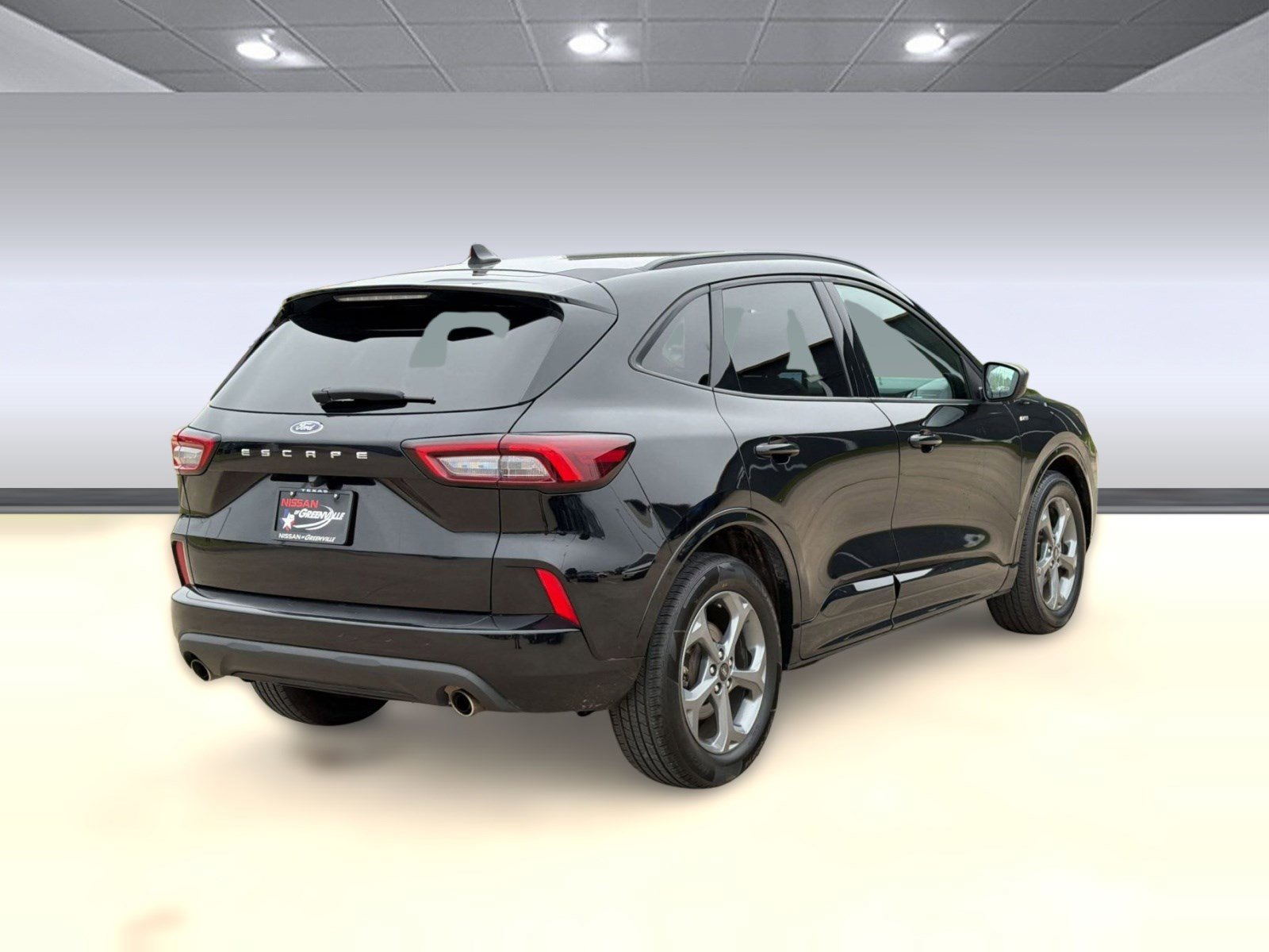 Used 2024 Ford Escape ST-Line w/ Cold Weather Package image 9