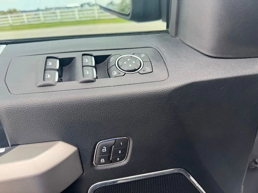 Used 2020 Ford F150 Lariat w/ Equipment Group 502A Luxury AWD/4WD image 13