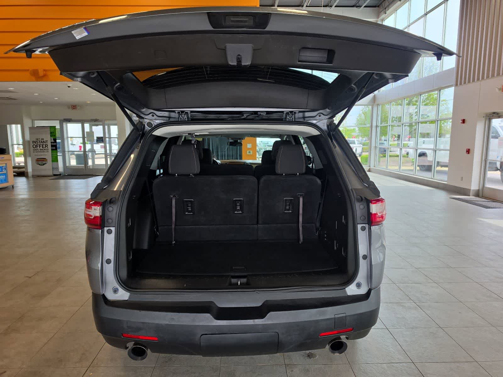 Used 2018 Chevrolet Traverse LS FWD image 33