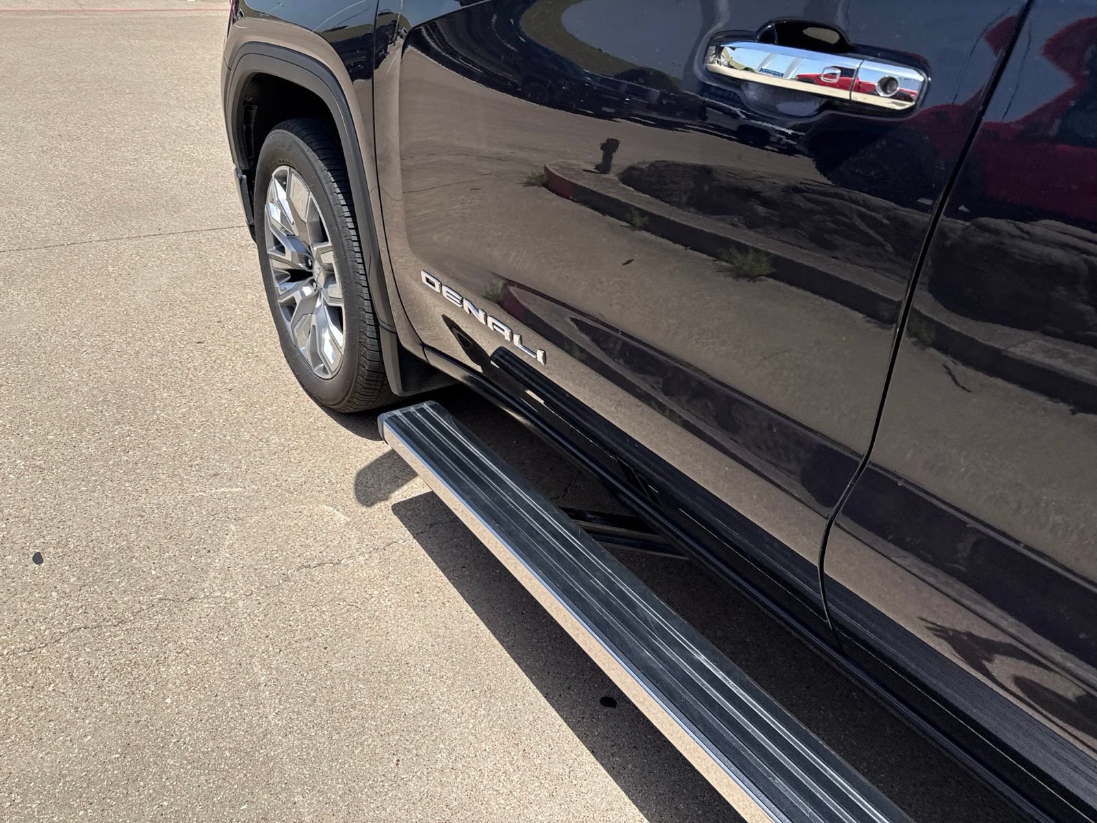 Used 2024 GMC Sierra 1500 Denali w/ Denali Reserve Package AWD/4WD image 11