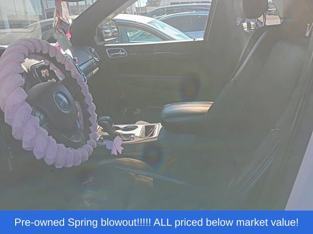 Used 2019 Jeep Grand Cherokee Altitude AWD/4WD image 7
